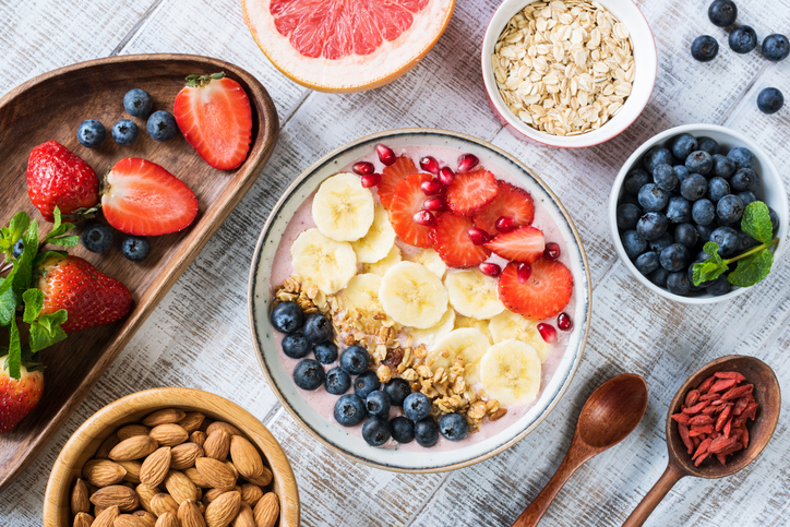 4 basic ingredients to create healthy and easy breakfast combinations all week