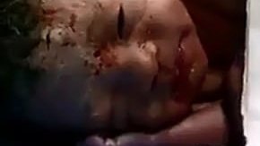 Este bebé fue hallado en la basura de un hospital chino.