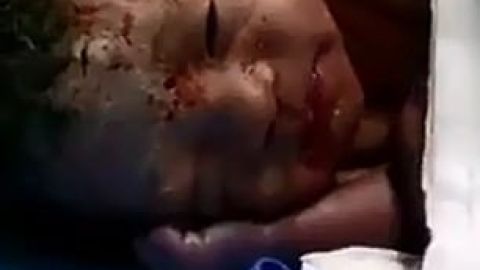 Este bebé fue hallado en la basura de un hospital chino.