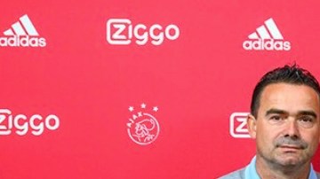 El mexicano fichó por el Ajax por las siguientes temporadas.