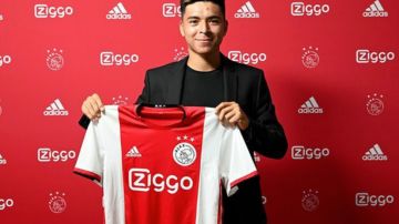 Alex Méndez jugará para al Young Ajax las próximas tres temporadas.