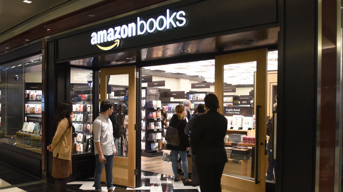 Amazon te puede rentar libros por semestre, pero sus multas pueden ser escandalosas. 
