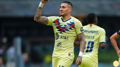Nico Castillo, delantero de las Águilas del América, festejando su gol.