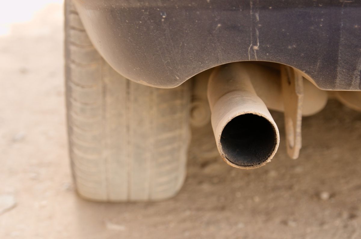 Cómo podemos limpiar el tubo de escape y silenciador de nuestro auto? - La  Opinión