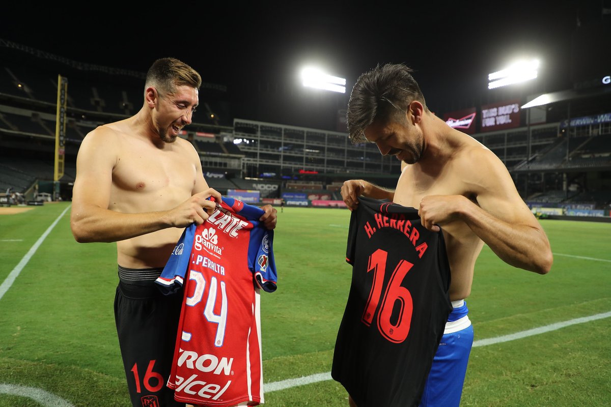 Herrera y Oribe protagonizaron el encuentro “más hermoso” del futbol.