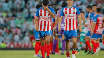 Las Chivas salieron goleados de Torreón e inician un calvario con la mira en no perder la categoría.