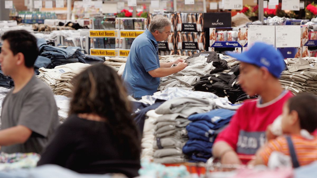 Costco vende 7 000 millones en ropa y calzado al a o m s que