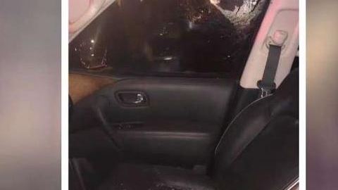 Vándalos lanzan piedras a conductores en carreteras de Dallas.