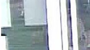 Grace Brown al entrar al Walmart.