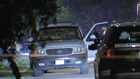 El auto estaba estacionado en la cuadra 4100 de la calle Sayers.