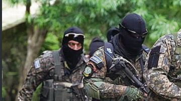 El apoyo de militares en tareas de seguridad es una de las apuestas del gobierno de Nayib Bukele, como lo hizo el FMLN.