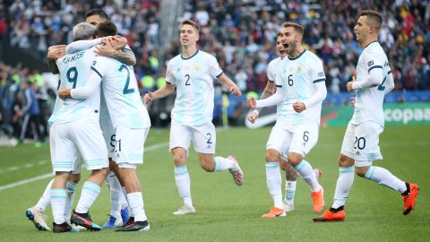 Argentina gana el bronce en Copa América pese a expulsión de Messi.