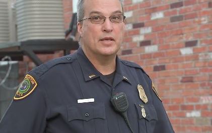 La policía fue llamada al complejo de apartamentos The Park at Sutton Hill .