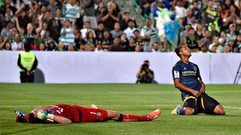 Marchesín y Dos Santos ¿rivalidad dentro de América?