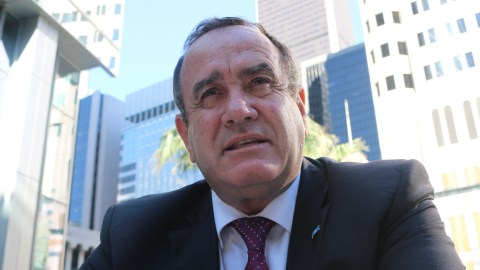 Alejandro Giammattei se reunió en LA con varias organizaciones guatemaltecas. (Jorge Macías)