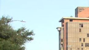 El inmueble ubicado sobre la calle E. Southmore se derrumbó en cuestión de segundos.