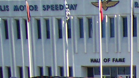 Este Chevrolet Corvette Indy 500 Pace Car es el mismo modelo de edición especial que el auto que se subastó en la historia de este artículo