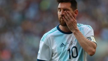 Messi ha pasado de decepción en decepción enfundado en la camiseta albiceleste… ¿cuándo terminará la maldición?