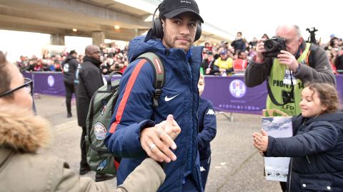 EL PSG y el brasileño Neymar, decidieron hacer la paz, por el momento.