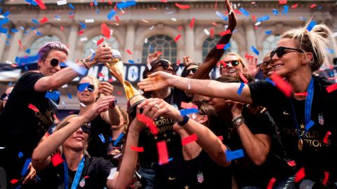El equipo femenino lleva tiempo peleando una paga más justa.