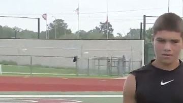 El joven Caleb Méndez  ha estado pateando por mucho tiempo.