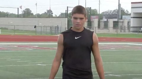 El joven Caleb Méndez ha estado pateando por mucho tiempo.