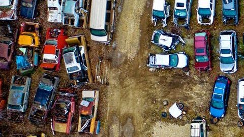 Existen tesoros automovilísticos escondidos en los "junk yards"