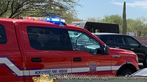Los bomberos acudieron a ayudar, pero nadie resultó lesionado.