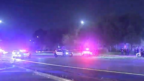 Investigdores no han determinado si el conductor es el sospechoso del robo reportado.