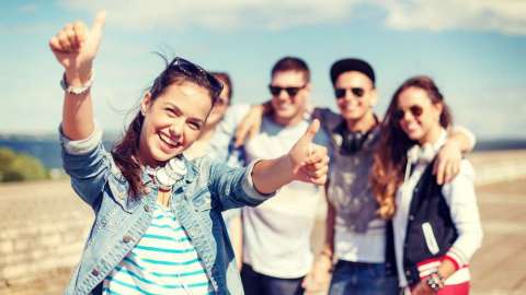 Para fomentar la unión o sentido de comunidad, se recomienda tomar tiempo para disfrutar de su compañía de amigos y familiares.