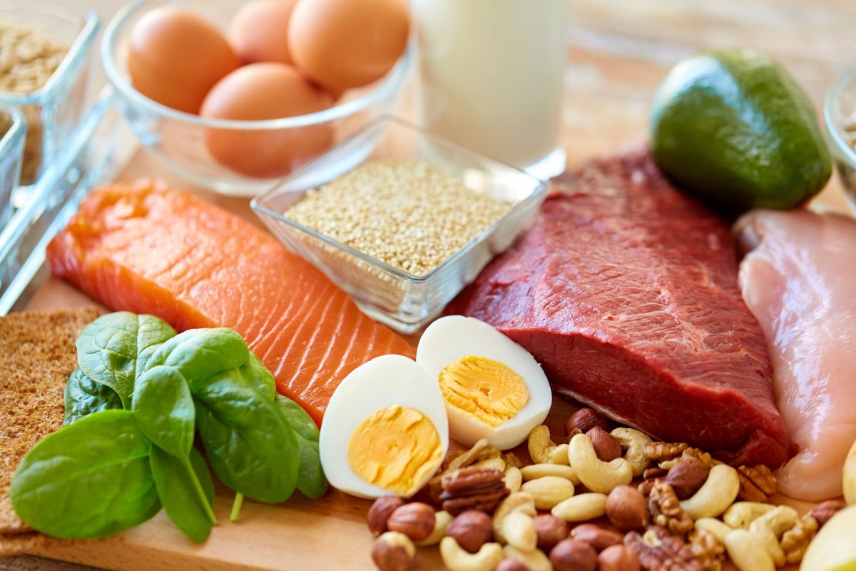 Las mejores fuentes de proteínas son las carnes, el pescado y los huevos y los lácteos