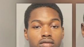 Los cinco sospechosos enfrentan cargos de robo y fueron encarcelados en la Cárcel del Condado Harris.