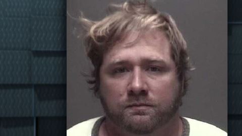 En diciembre del 2018, Glover fue arrestado y acusado de haber usado drogas de su clínica para violar a menores de edad.