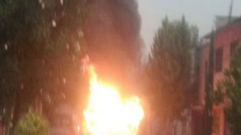 VIDEO: Sicarios incendian transporte público y "levantan" a chofer