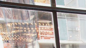 El programa Working Internship Network (WIN) terminó con la graduación de 33 víctimas de violencia doméstica.