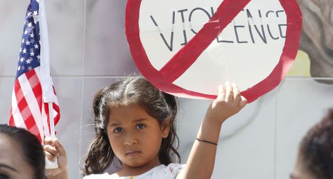 Convocan un fin de semana de acción para pedirle a Trump que deje de aterrorizar a las comunidades. (Aurelia Ventura/La Opinión)