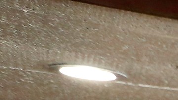 Paul Peñuelas muestra uno de sus platillos estrella en su restaurante El Perihuete de Paramount. / foto: Aurelia Ventura.