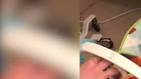 El pequeño Oliver Aisthorpe contrajo sepsis en  sus brazos y piernas.