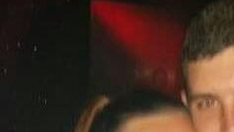 Chris fue diagnosticado con un tumor inoperable, días después de comprometerse con su novia.