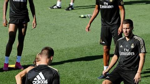Eden Hazard se lesionó en el entrenamiento previo al primer encuentro del Real Madrid.