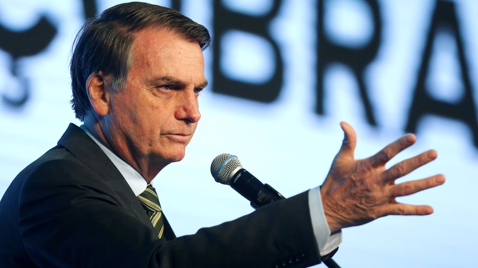 Bolsonaro afirma que las mayores sospechas por los incendios recaen sobre las ONG.