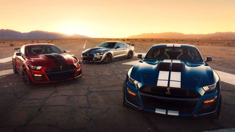 El Ford Shelby GT500 2020 tiene un precio inicial de $$73,995, sin contar varios complementos como las franjas