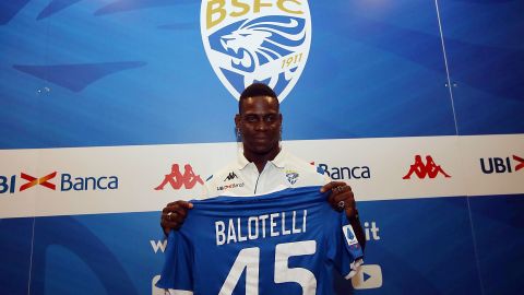 Mario Balotelli fue presentado oficialmente como refuerzo del Brescia.