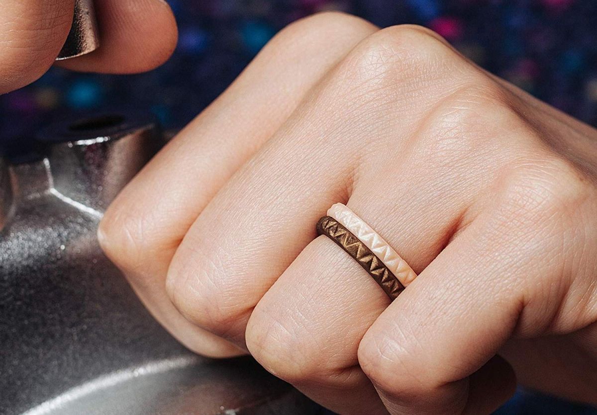 Los 5 mejores anillos de boda material de si no te gusta usar joyas - Opinión