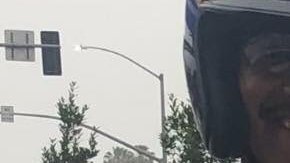 El oficial fallecido fue identificado como Andre Moye, de 33 años, quien detuvo a un hombre que conducía un camión y determinó que debía ser confiscado.