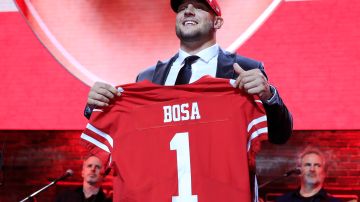 Nick Bosa fue seleccionado en el Draft 2019 por los 49ers proveniente de Ohio State.