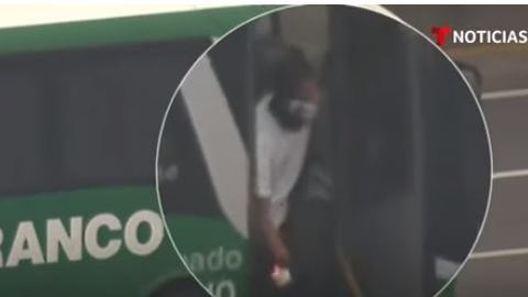 El secuestrador iba encapuchado y un francotirador acabó con su vida.