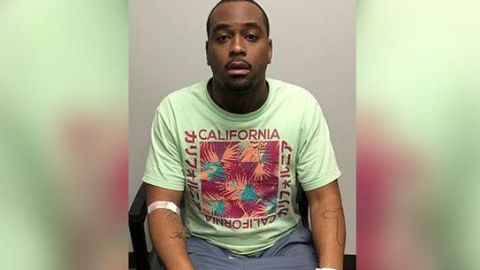 La policía ha reportado que el sospechoso, Seron Moore, de 27 años, pudo haberse fugado al estado de California.