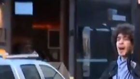 El agresor de 21 años fue detenido por civiles.