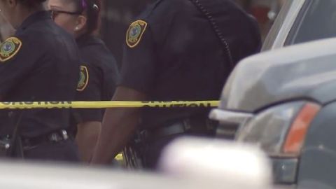 Cuando los policías llegaron a la escena el niño ya estaba muerto.